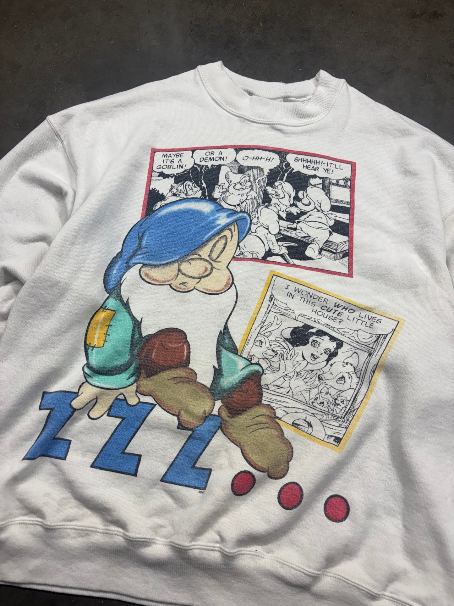 90’s Snow White Crewneck