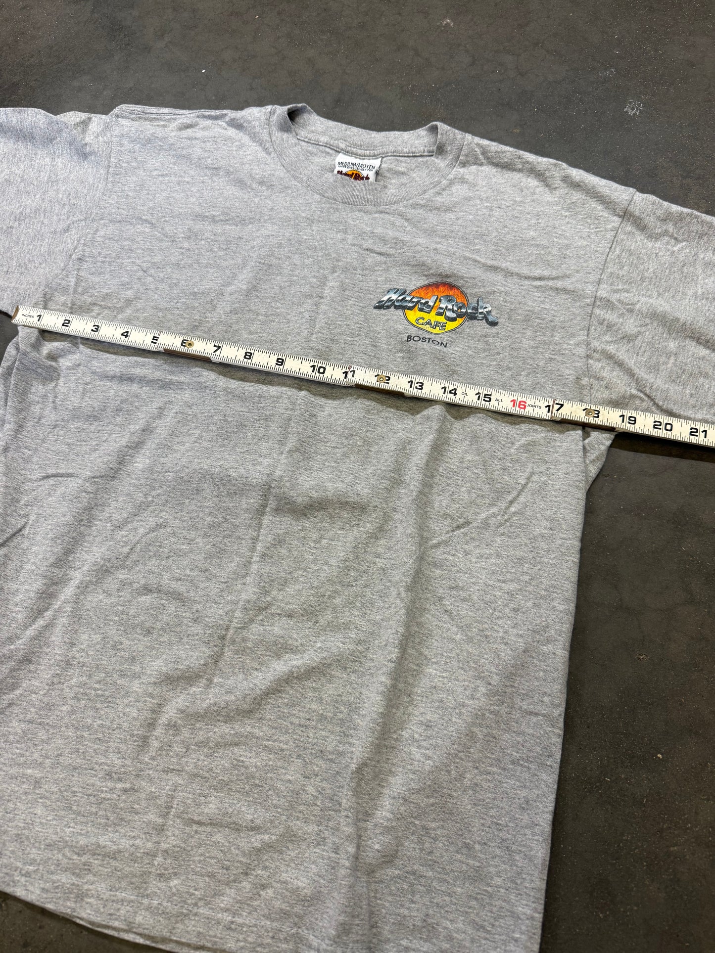 2000’s HardRock Cafe Tee 🎸