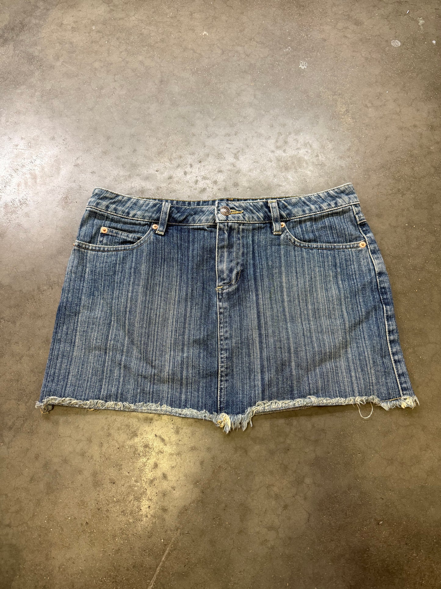 2000’s Old Navy Mini Skirt 🌟