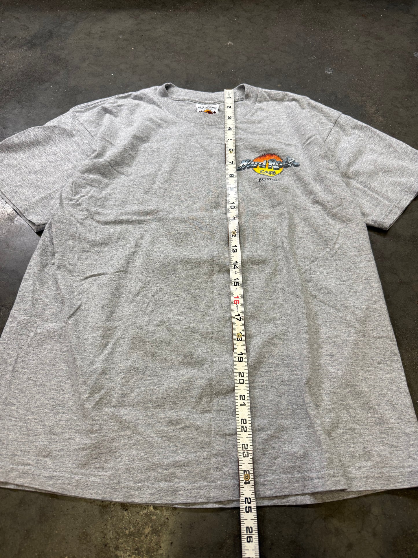 2000’s HardRock Cafe Tee 🎸