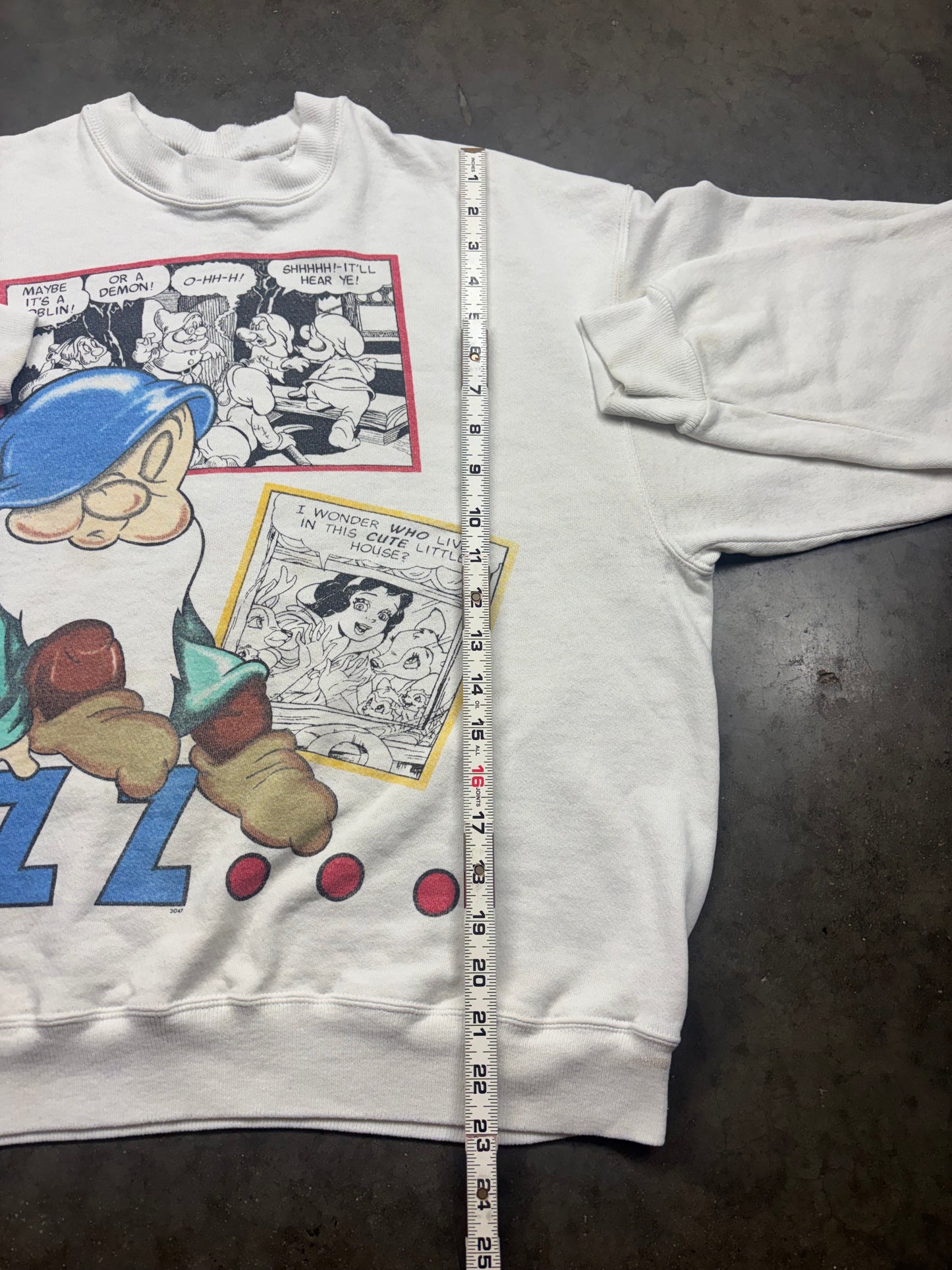 90’s Snow White Crewneck
