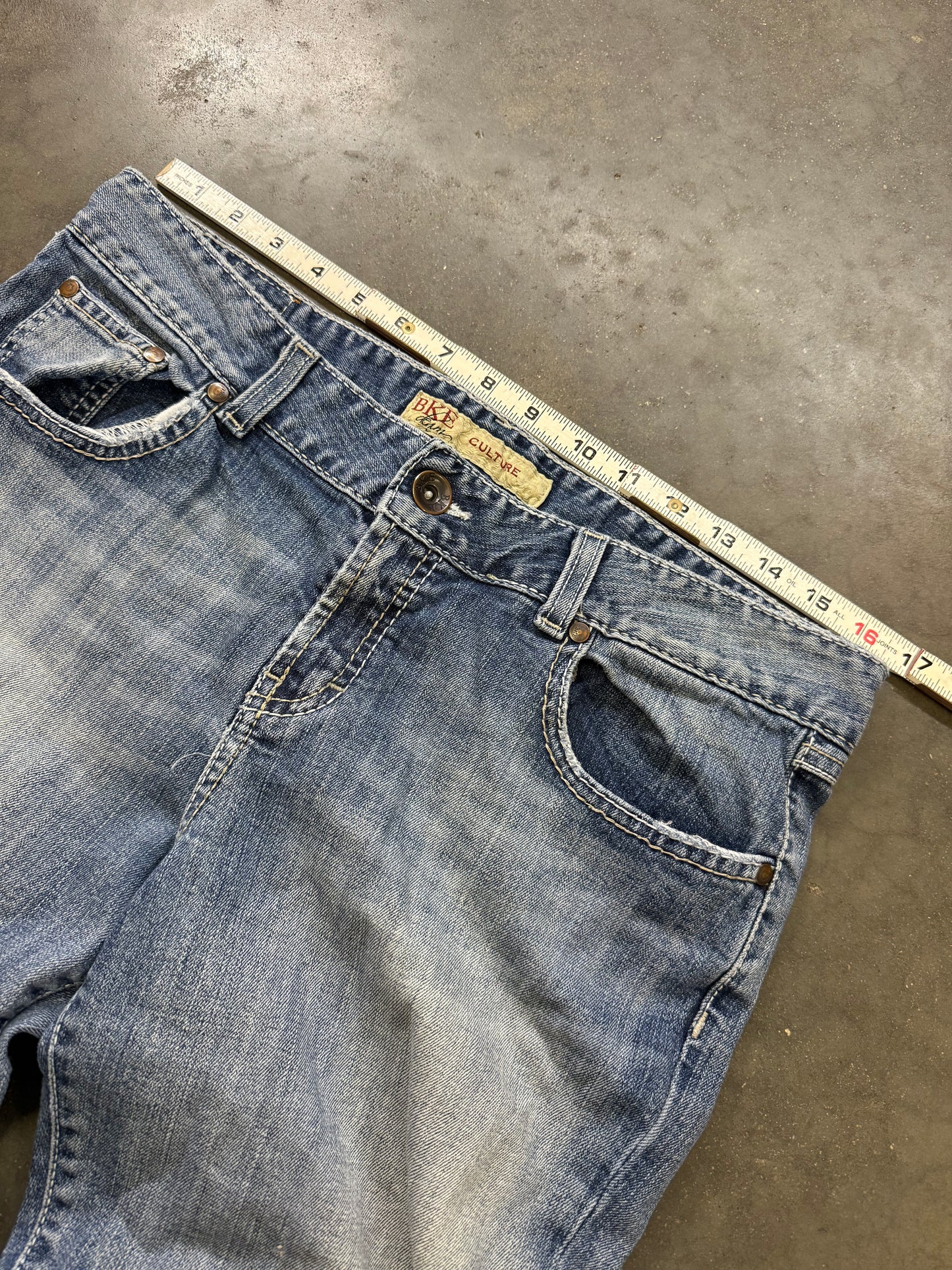 Y2K BKE Capri’s ✨